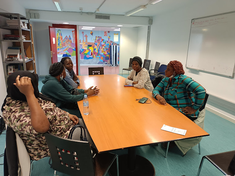 Presentación de investigación sobre mujeres senegalesas con la ong Farmamundi